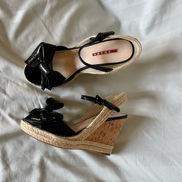 Prada 👡 Wedge Peep Toe Sandal with Bow - Picture 3 of 6